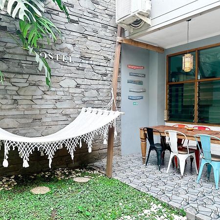 Ostel By Ostic Hostel Bandung Exterior photo