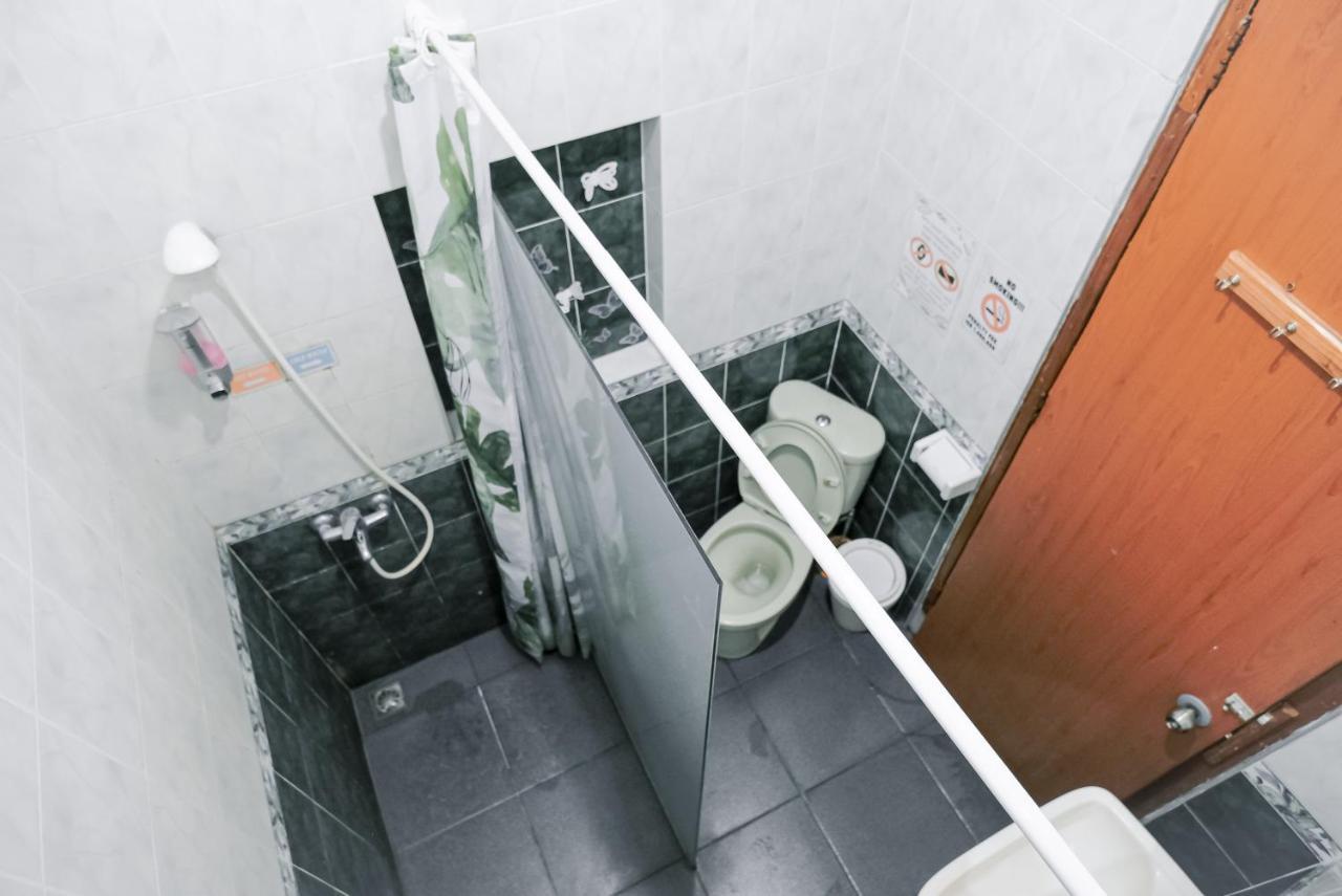 Ostel By Ostic Hostel Bandung Exterior photo