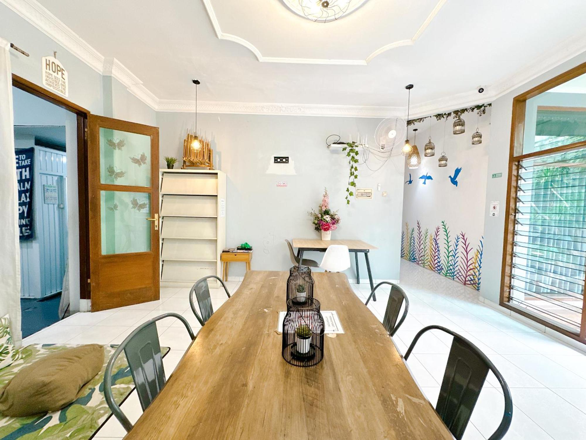 Ostel By Ostic Hostel Bandung Exterior photo