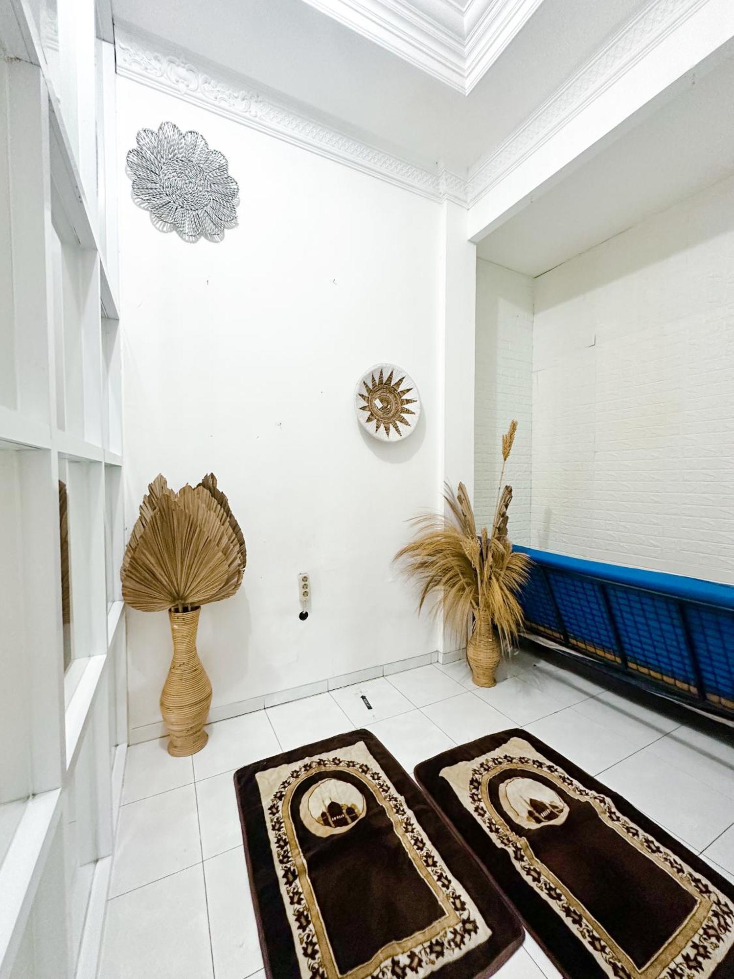 Ostel By Ostic Hostel Bandung Exterior photo