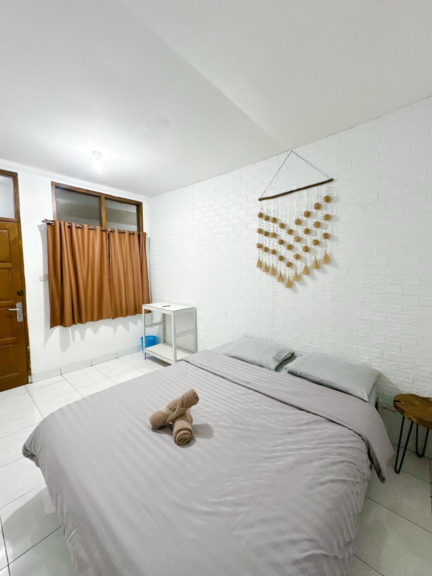 Ostel By Ostic Hostel Bandung Exterior photo
