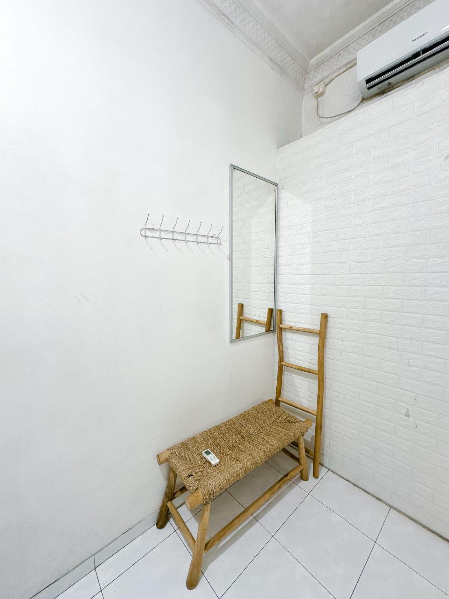 Ostel By Ostic Hostel Bandung Exterior photo
