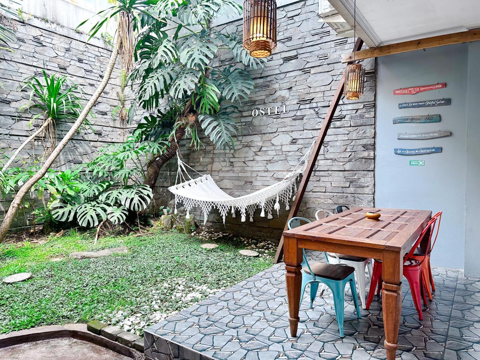 Ostel By Ostic Hostel Bandung Exterior photo