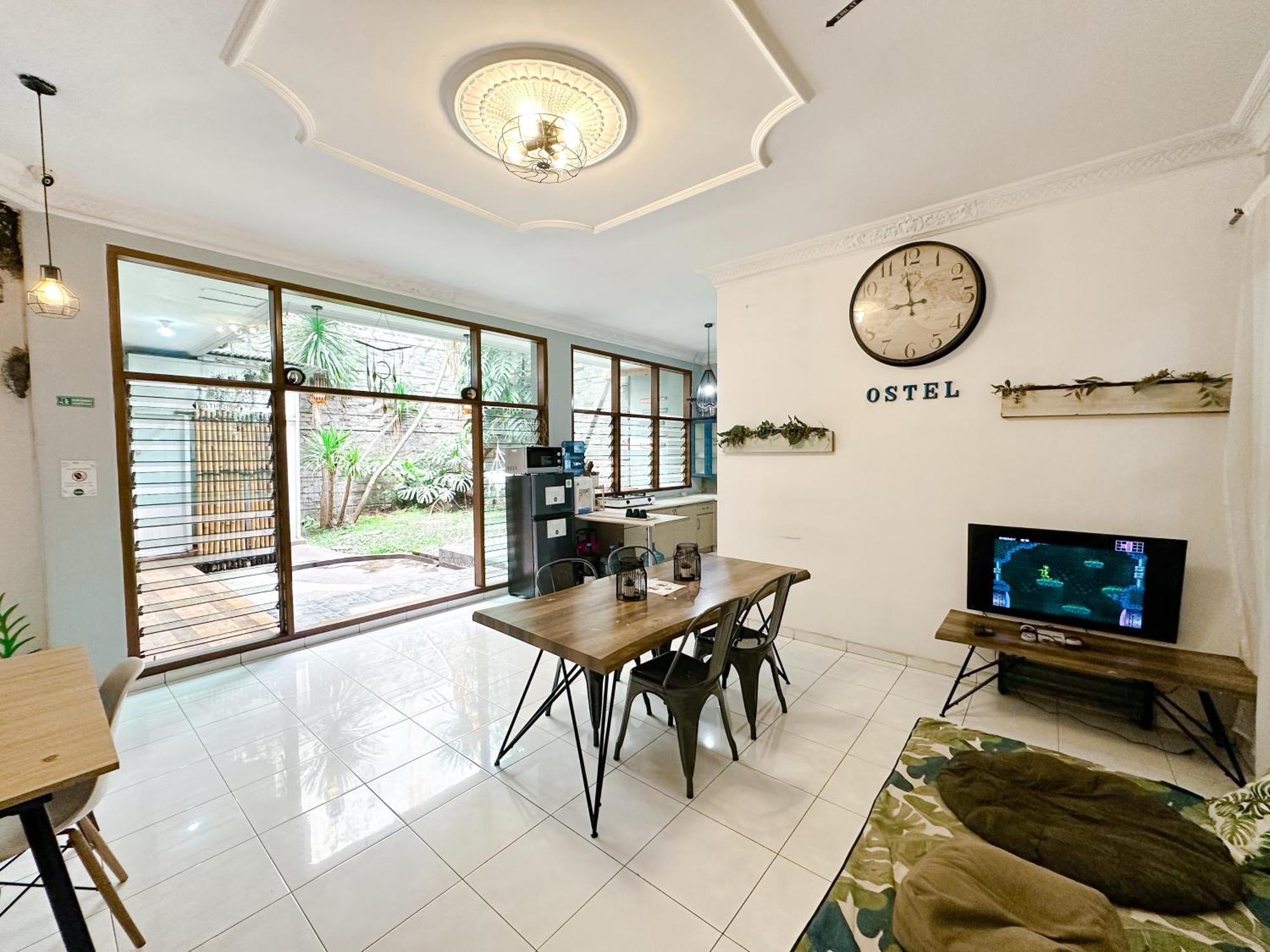 Ostel By Ostic Hostel Bandung Exterior photo