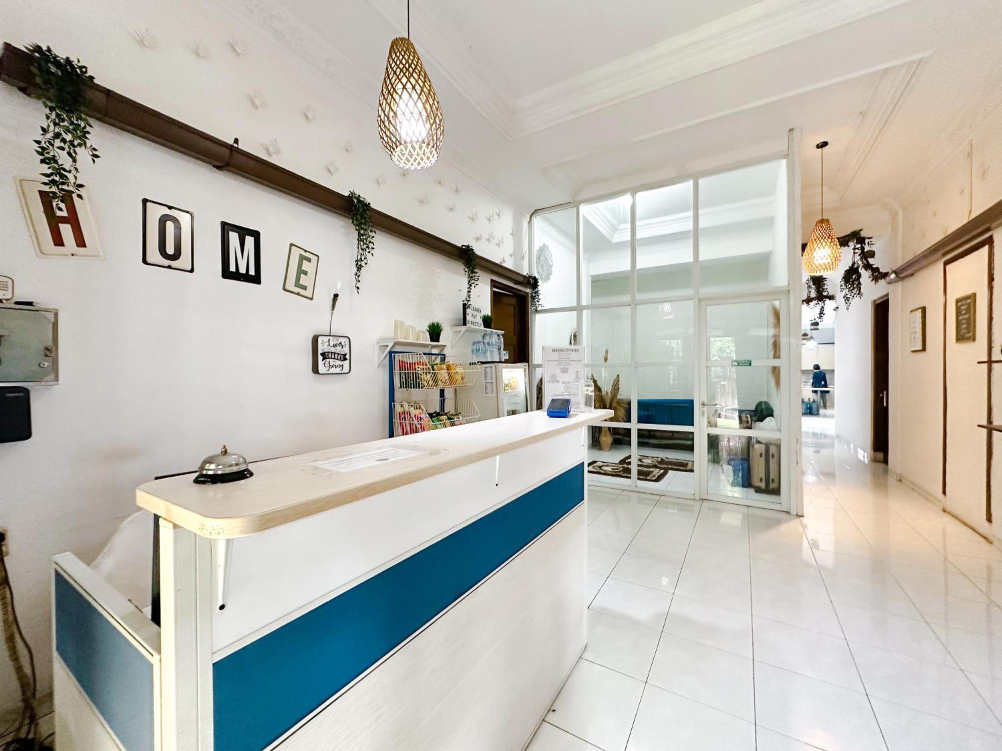 Ostel By Ostic Hostel Bandung Exterior photo