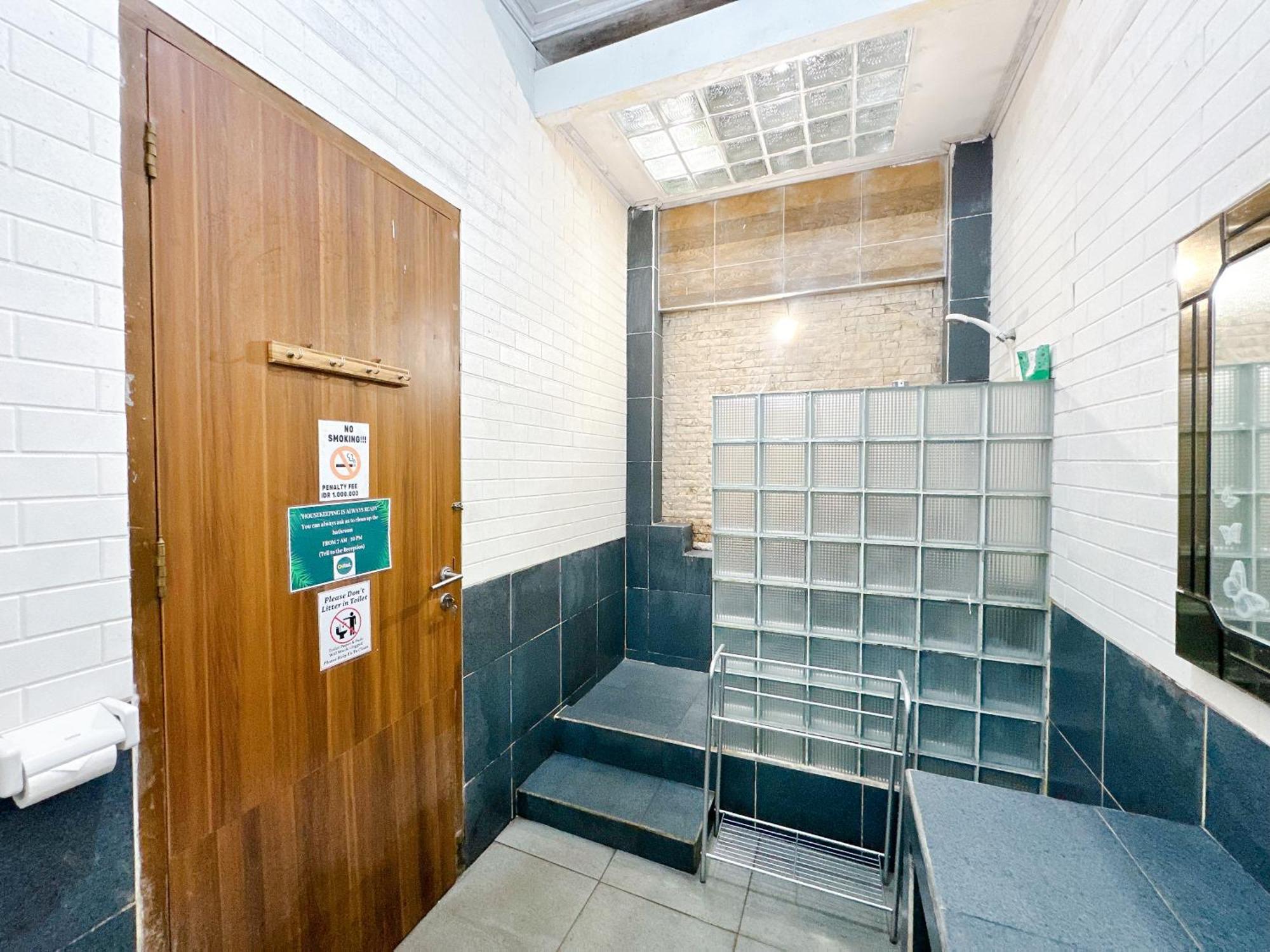 Ostel By Ostic Hostel Bandung Exterior photo