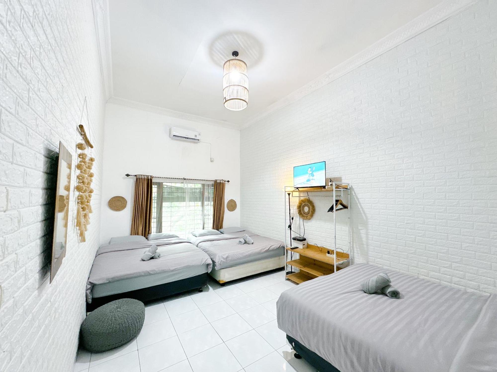 Ostel By Ostic Hostel Bandung Exterior photo