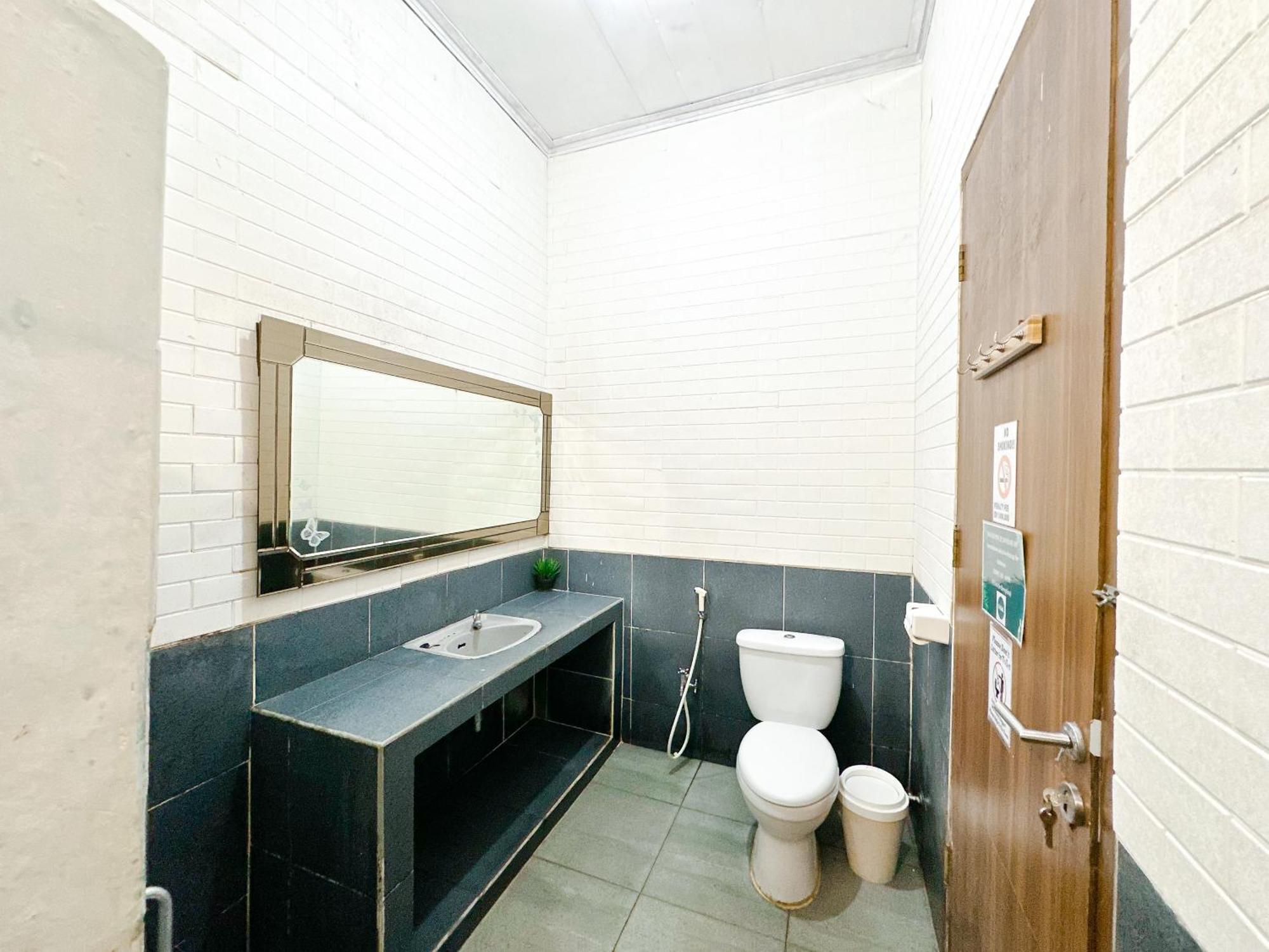 Ostel By Ostic Hostel Bandung Exterior photo